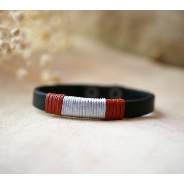 Bracelet en cuir noir tiss&eacute; bicolore en coton argent&eacute; et cuir fin rouge brique