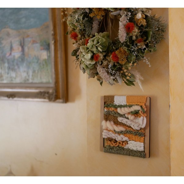 Cadre en bois au tissage de laines et cordes couleurs d'automne