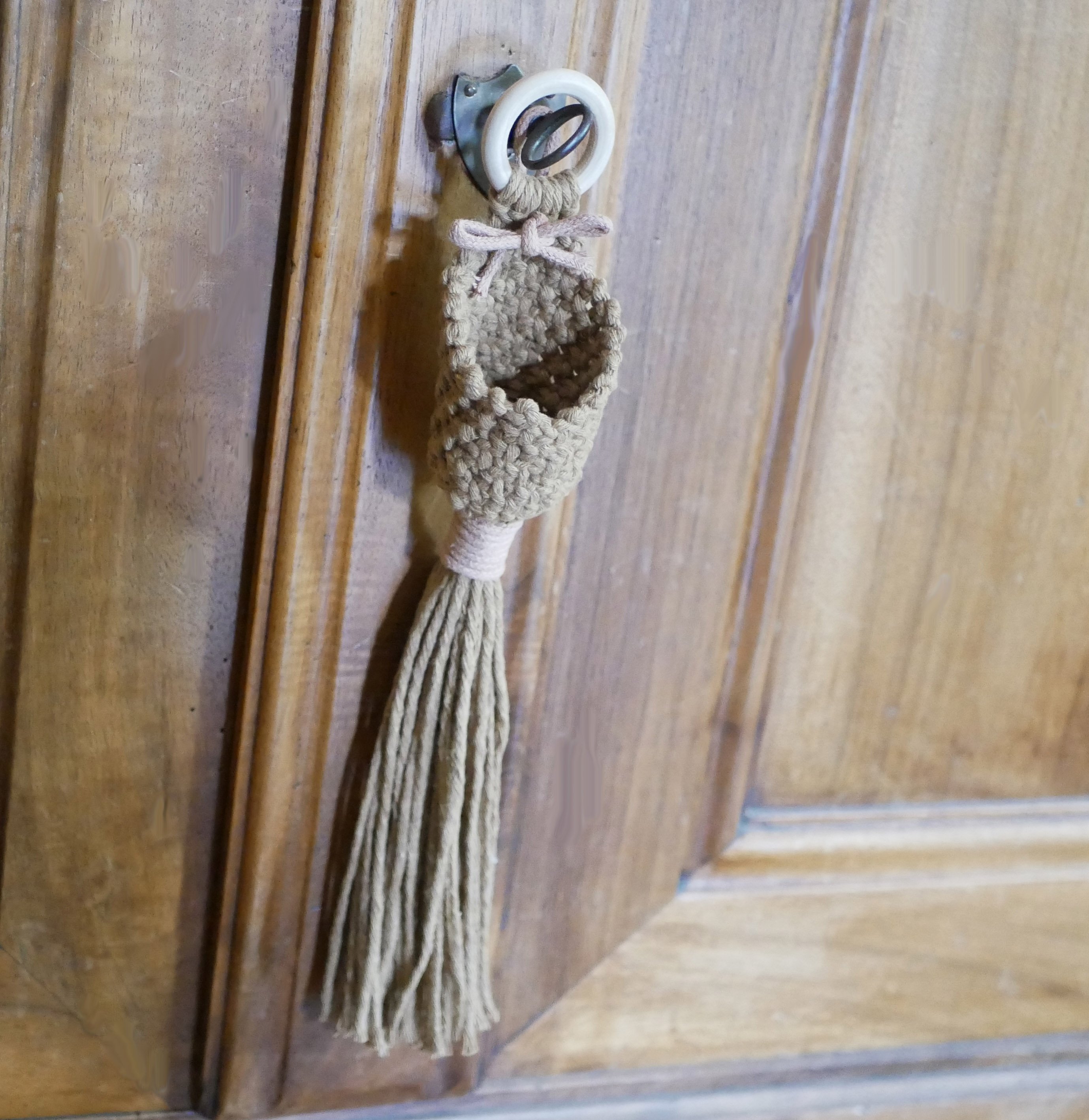 Pot en macram&eacute; &agrave; suspendre d&eacute;coration maison au naturel  