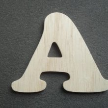 Letra de madera modelo ZEN