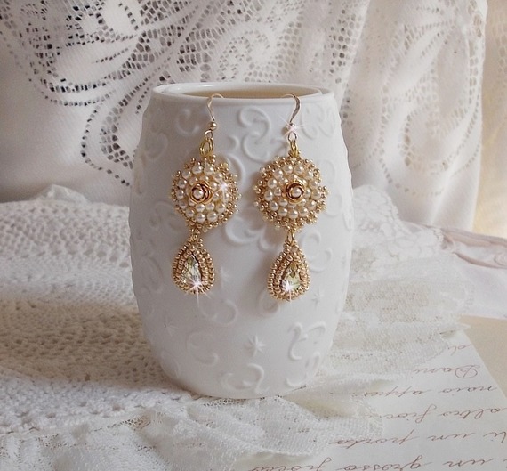 BO Roses Dorées brodées avec des perles, cristal de Swarovski façon romantique