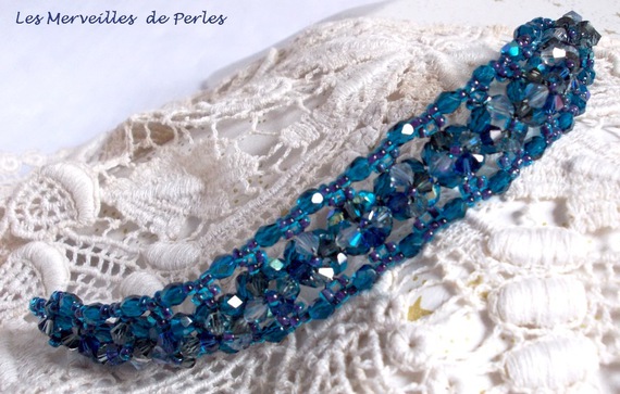 Pulsera Belle de Nuit con facetas de cristal de bohemia y peonzas de cristal de Swarovski