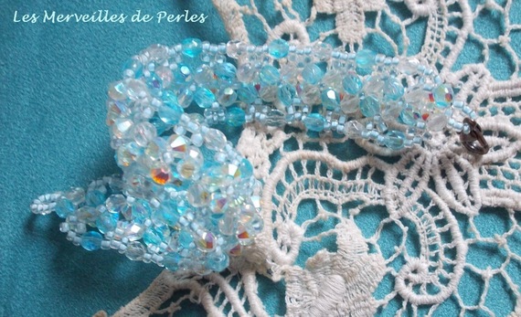 Pulsera Crystal Blue con facetas y espirales de cristal Swarovski