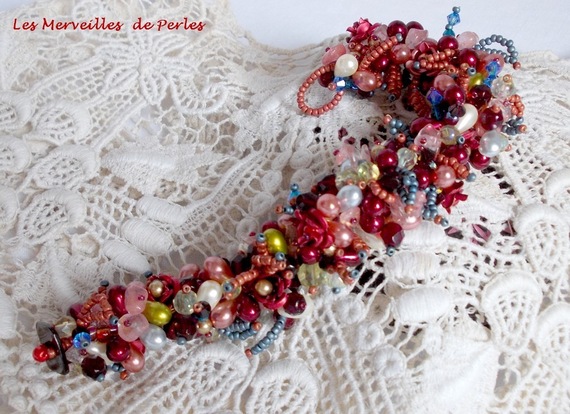 Bracelet Fleur de Chine avec des cristaux et pierres fines