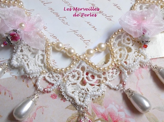 Collar victoriano Valmont bordado con encaje marfil, cuentas de perlas y cristales de Swarovski