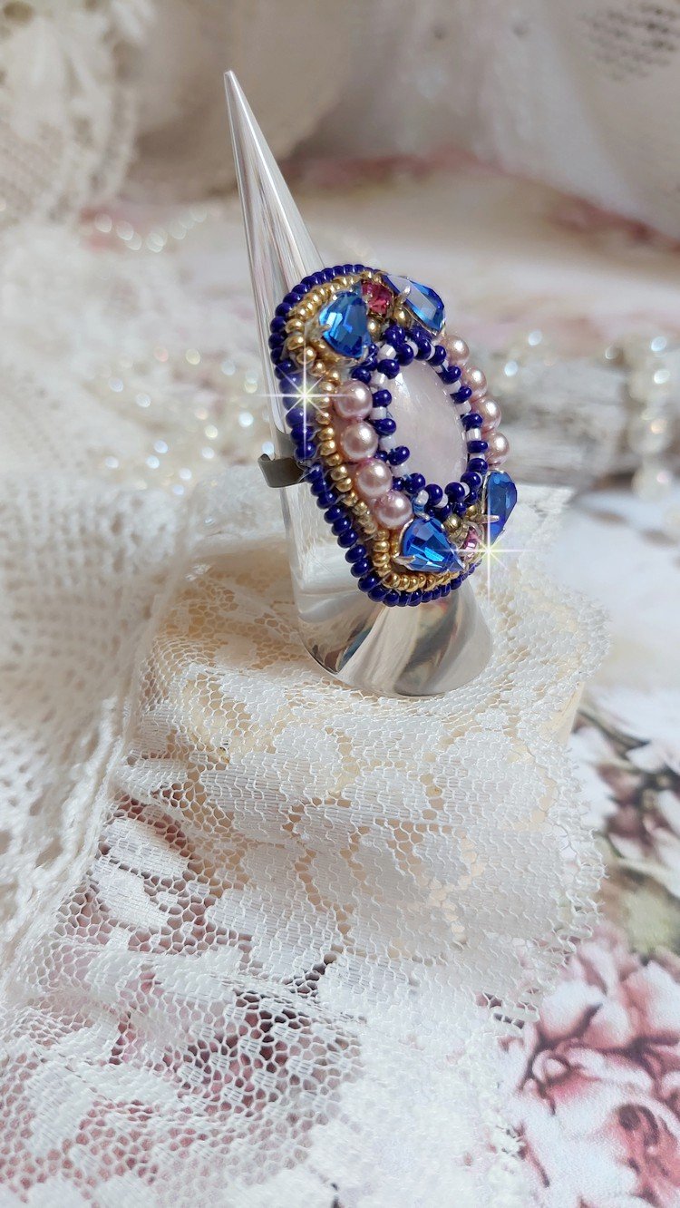 Anillo Amazon Gabrielle bordado con cuarzo y cristales de Swarovski