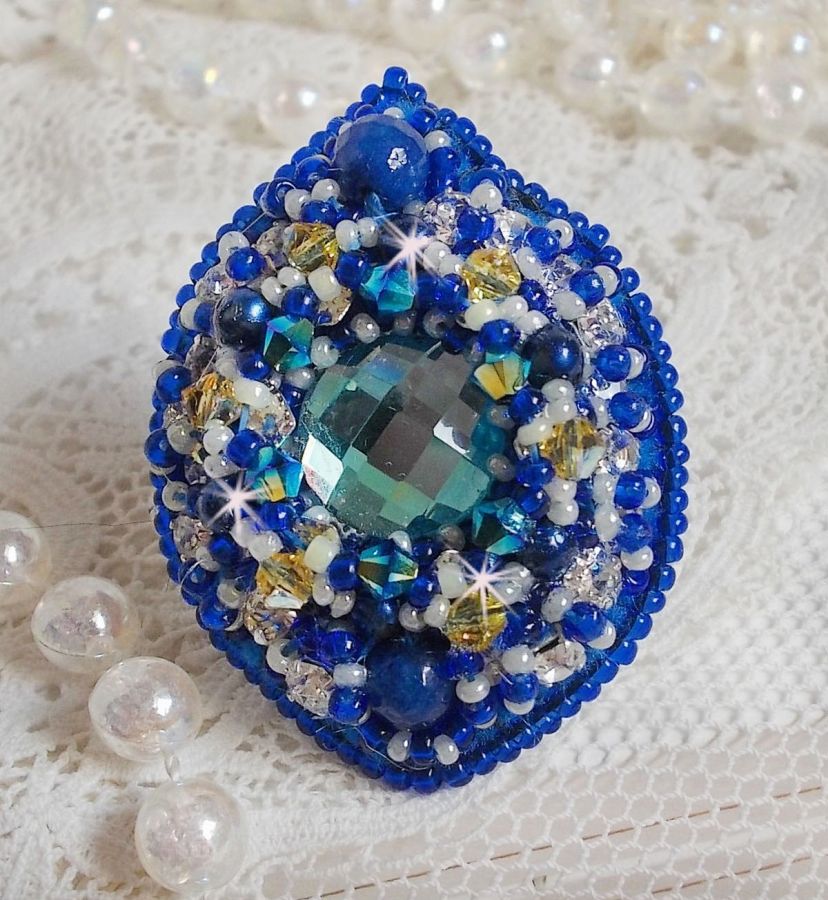 Anillo Blue Palace, un diseño auténtico con cuentas de rocalla azules y cristales de Swarovski