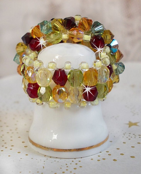 Bague Proven&ccedil;al avec des Cristaux de Swarovski et perles de boh&ecirc;me