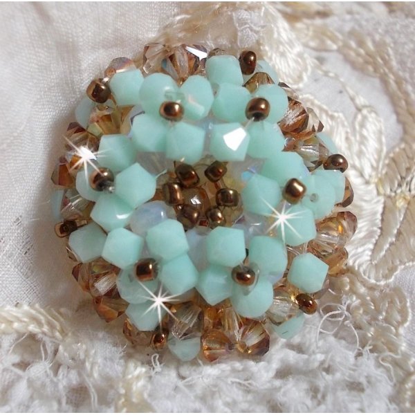 Anillo nen&uacute;far con facetas y espirales de cristal de Swarovski