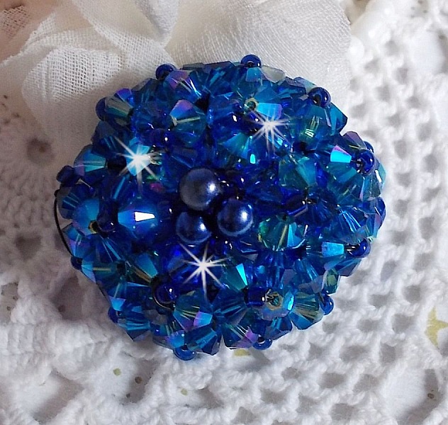 Bague Saphir avec des Cristaux de Swarovski et des perles de boh&ecirc;me