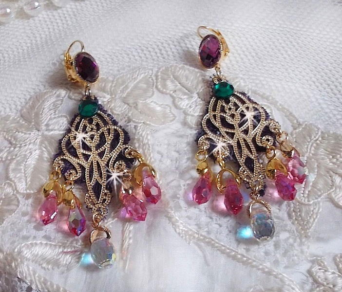 BO Asiane creado con gotas de cristal Swarovski, encaje violeta de los a&ntilde;os 50 y cuentas de cristal