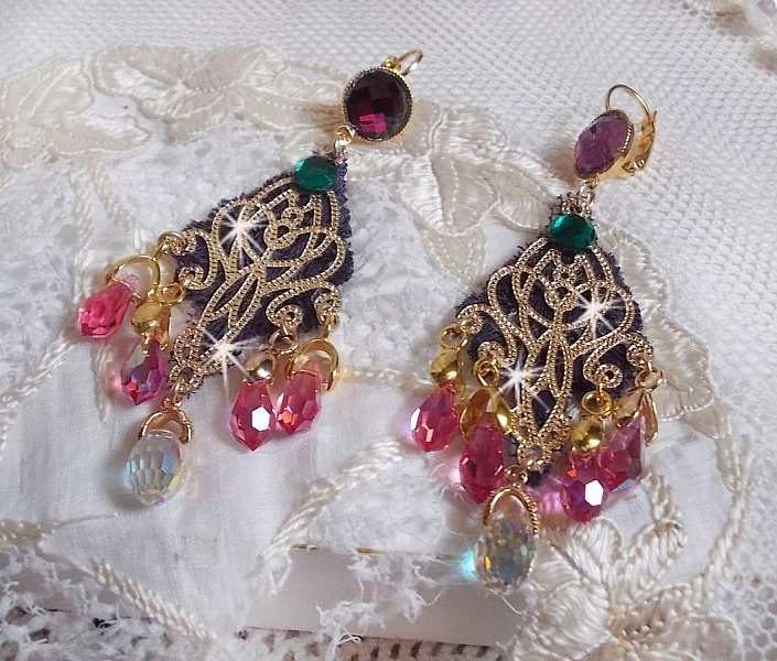 BO Asiane creado con gotas de cristal Swarovski, encaje violeta de los a&ntilde;os 50 y cuentas de cristal