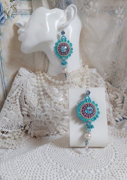 BO Beauty Alicia Azul bordado con cristales de Swarovski, perlas redondas y rocallas Miyuki