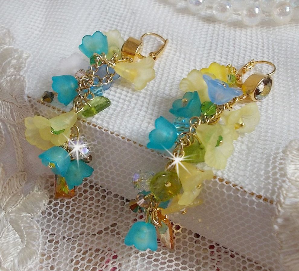 BO Bella Amarillo montado con cristales de Swarovski, flores esmeriladas y perlas 