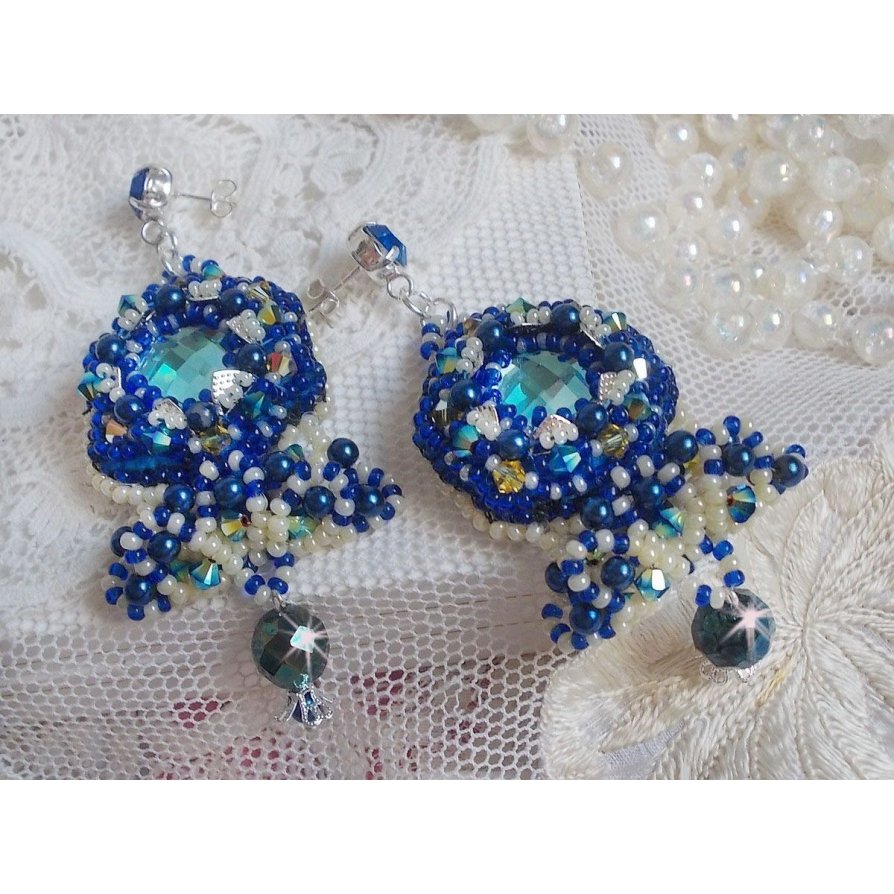 BO Blue Palace Haute-Couture bordado con cristales de Swarovski, perlas nacaradas, sellos de filigrana y soportes de cabujones de plata 925/1000