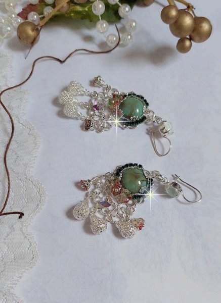 BO Blush Light green mont&eacute;es avec cabochons, estampes, breloques, perles Cristal Swarovski