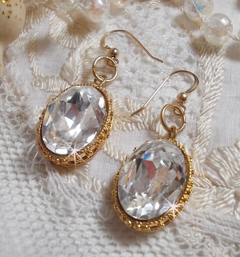 Pendientes BO Gold con cristales de Swarovski engastados en cabujones de oro y ganchos rellenos de oro de 14 quilates