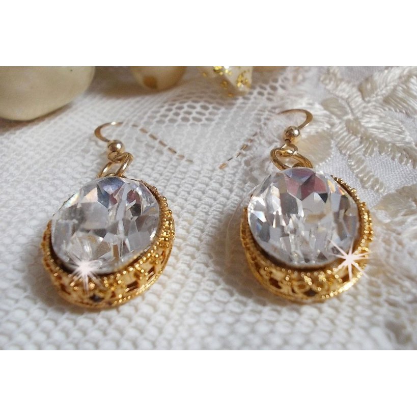 Pendientes BO Gold con cristales de Swarovski engastados en cabujones de oro y ganchos rellenos de oro de 14 quilates