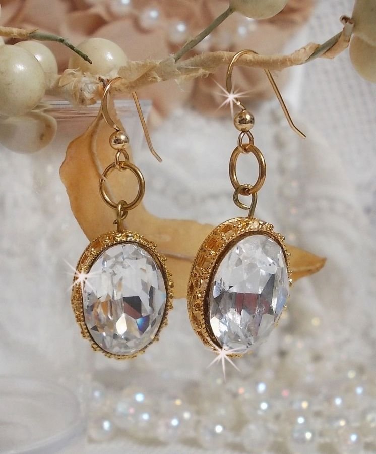 Pendientes BO Gold con cristales de Swarovski engastados en cabujones de oro y ganchos rellenos de oro de 14 quilates