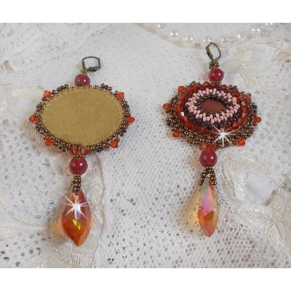 BO Topacio bordado con discos de perlas caoba, cuentas redondas lisas, cristales de Swarovski y rocallas