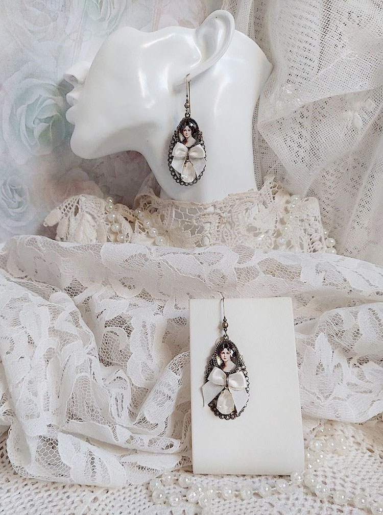 BO Charme Shabby Chic créées avec perles Cristal Swarovski, cabochons loupes, strass, crochets laitons