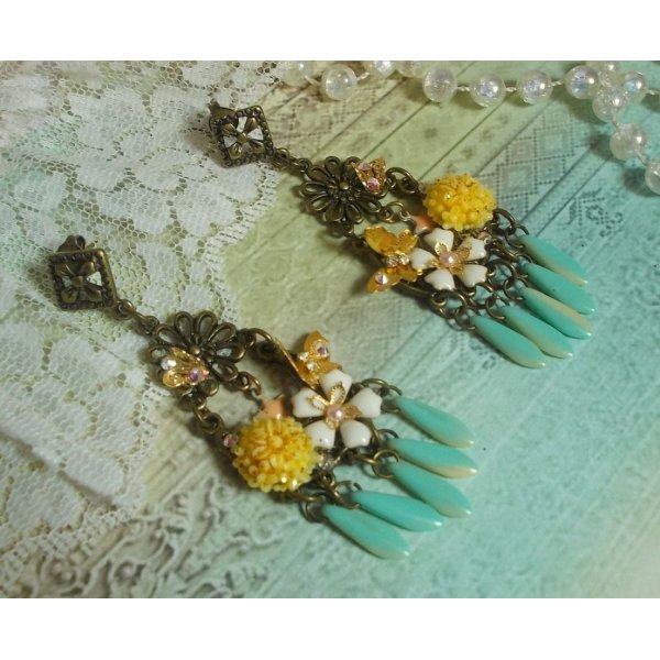 BO Spring Heart creado con dagas, flores de resina, PureCrystal y charms