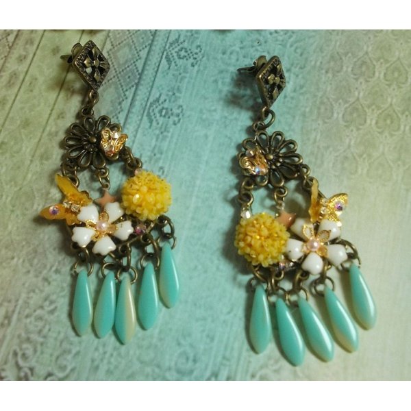 BO Spring Heart creado con dagas, flores de resina, PureCrystal y charms