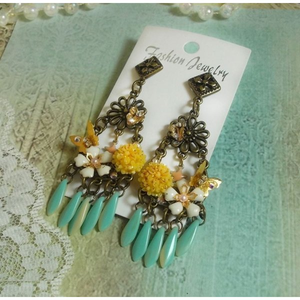 BO Spring Heart creado con dagas, flores de resina, PureCrystal y charms