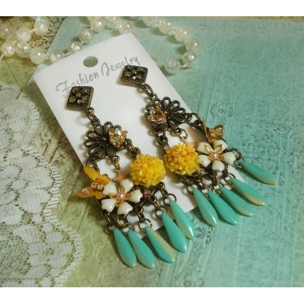 BO Spring Heart creado con dagas, flores de resina, PureCrystal y charms