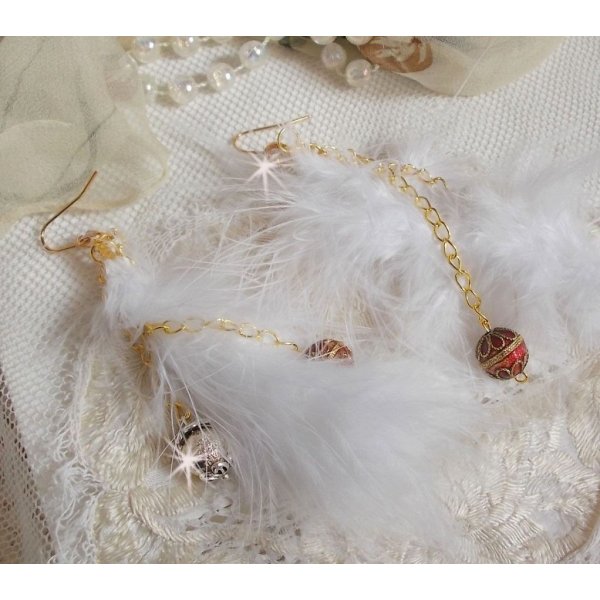 Suave BO blanco dorado creado con plumas indias de Bohemia