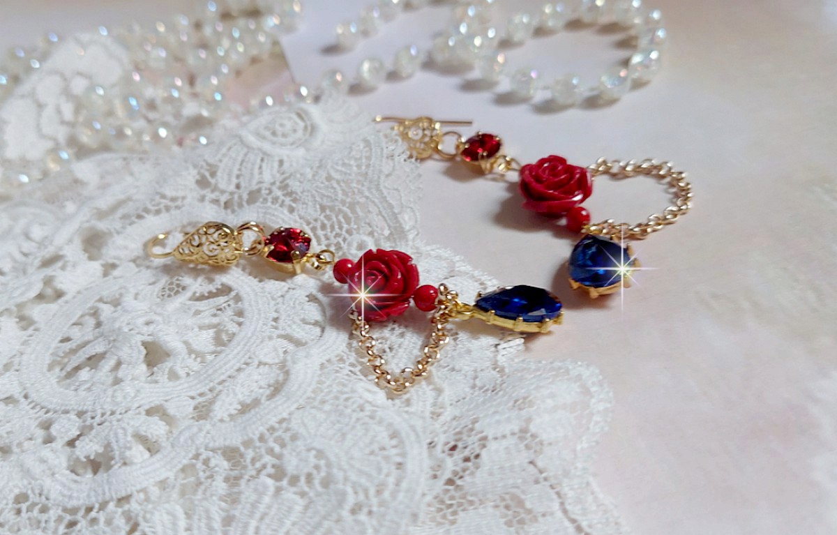 BO Flamenca montées avec cabochons en Cristal, roses en Résine, perles rondes en Jade, une chaîne avec des poires en oxyde de Zirconium