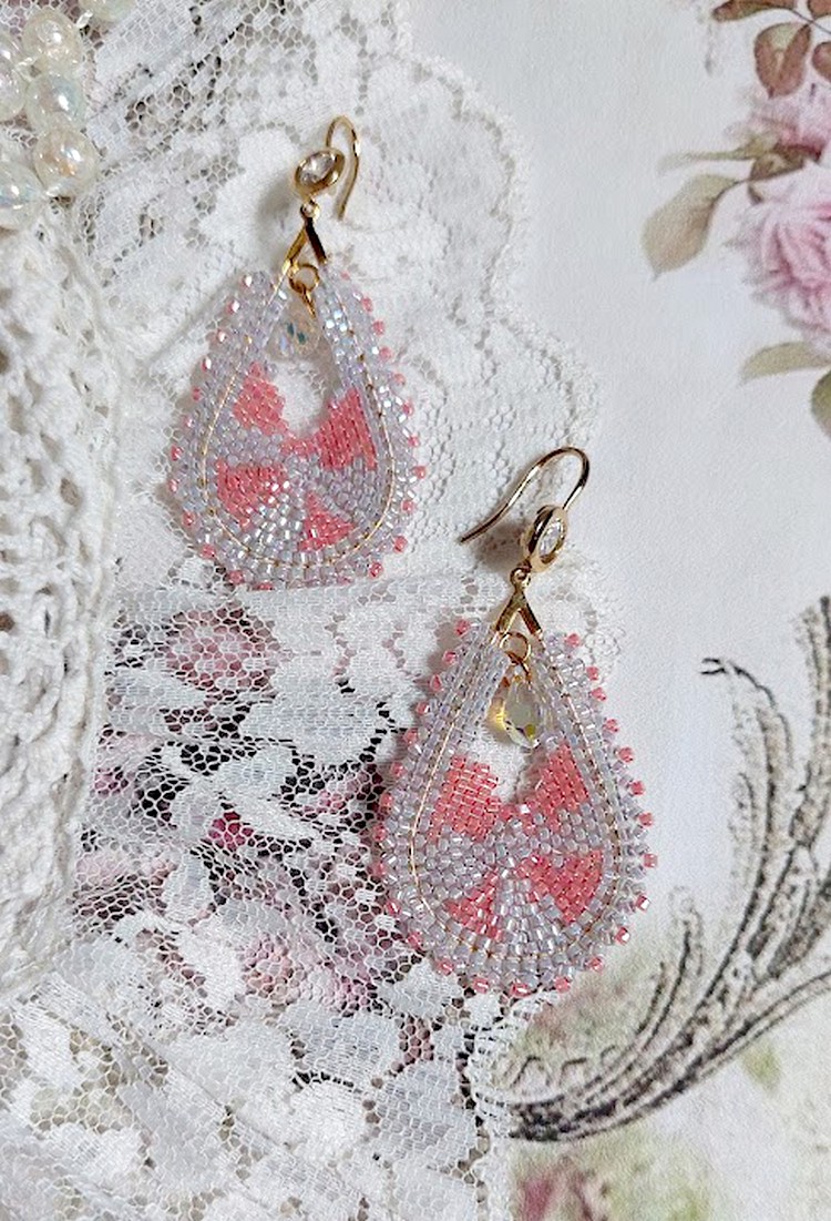 BO Florentine Lavande montées avec rocailles en verre, perles cristal Swarovski et crochets laiton