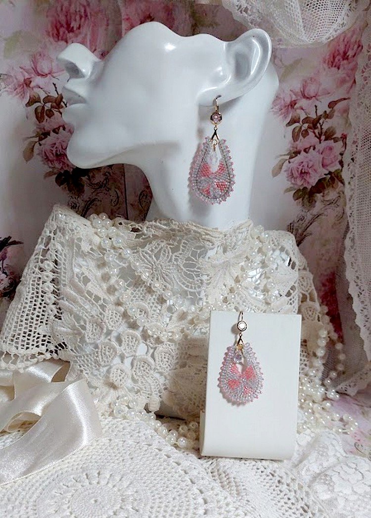BO Florentine Lavande montées avec rocailles en verre, perles cristal Swarovski et crochets laiton
