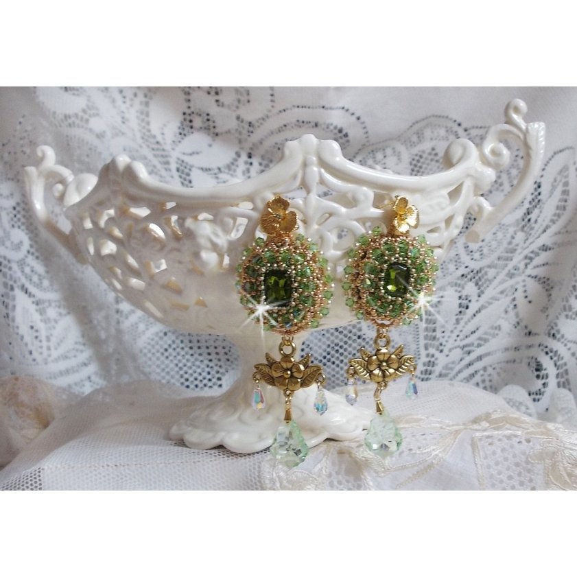 BO Garden Party bordado con cabujones verdes vintage, cristales de Swarovski, perlas y rocallas Miyuki