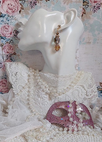 BO Glamour Scintillant mont&eacute;es avec cabochons et perles en Cristal, perles cubes octogonaux cristal &eacute;lectrolytique et clous d'oreilles en laiton dor&eacute;