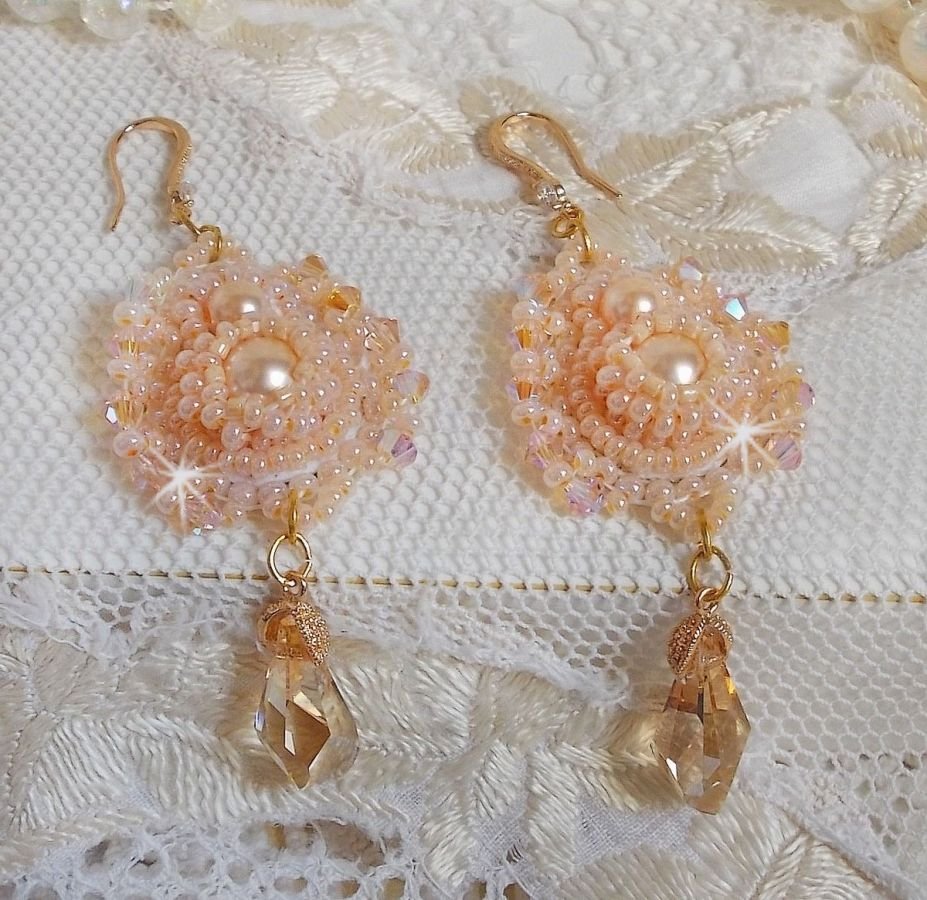 BO Idylle Beauty bordado con cristales de Swarovski, accesorios chapados en oro y cuentas de semillas