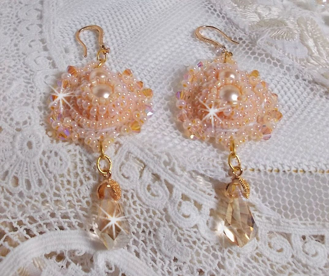 BO Idylle Beauty bordado con cristales de Swarovski, accesorios chapados en oro y cuentas de semillas