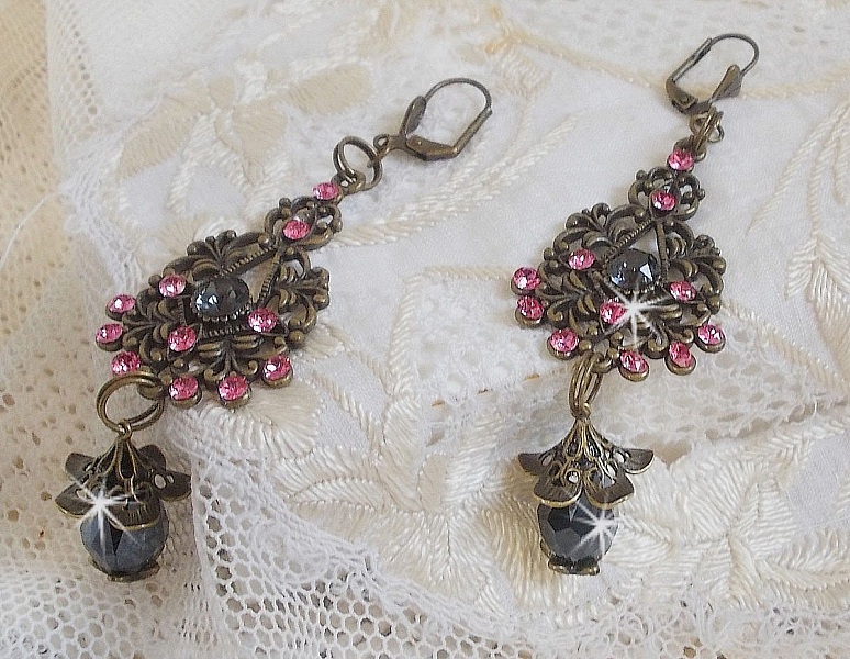 Colecci&oacute;n BO Irresistible Love con cristales de Swarovski montados en portavelas de filigrana de bronce