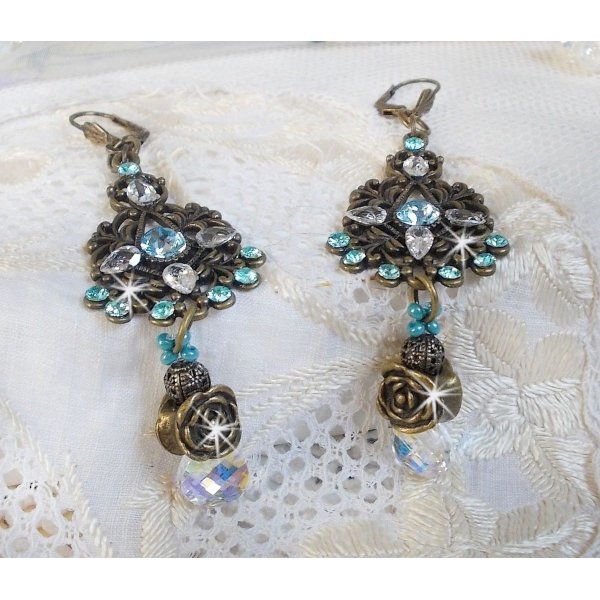 BO Dama en Azul montado con cristales de la Casa Swarovski y Zirconio con accesorios de bronce