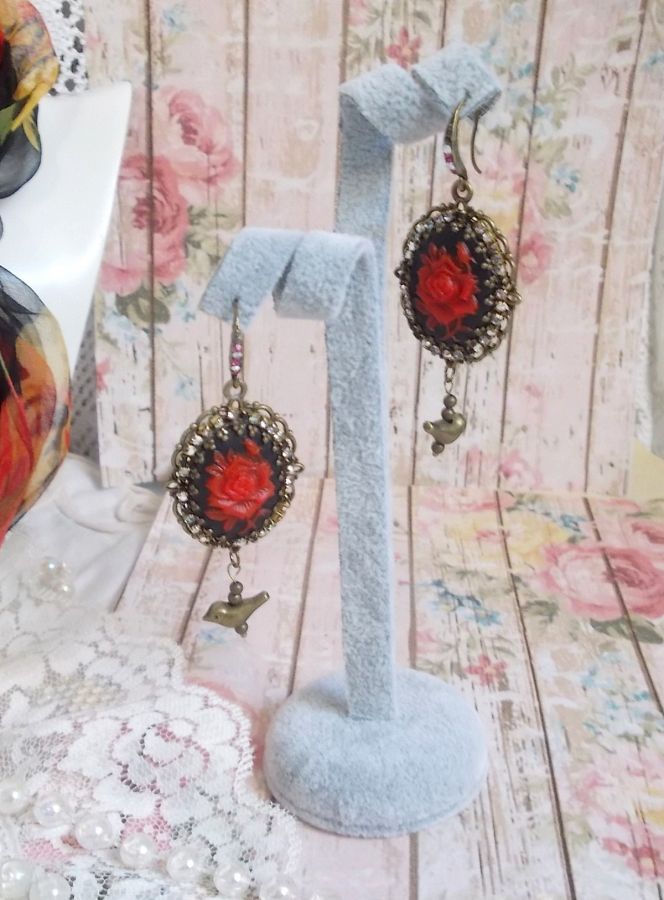 BO Loly Rosas creadas con cabujones de resina, cadena de strass cristal con accesorios de bronce