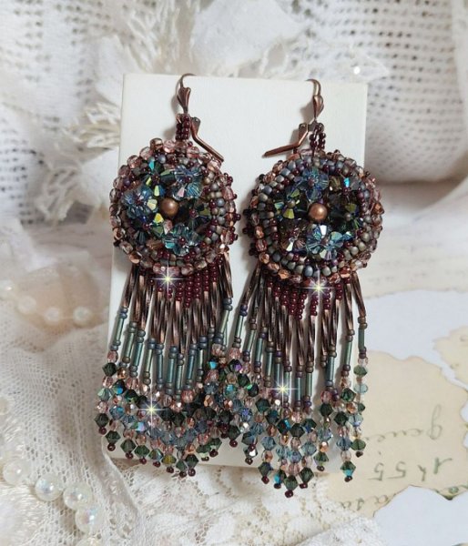 BO Picasso Marr&oacute;n Largo bordado con cristales Swarovski, facetas de cristal, bugles twist y rocailles