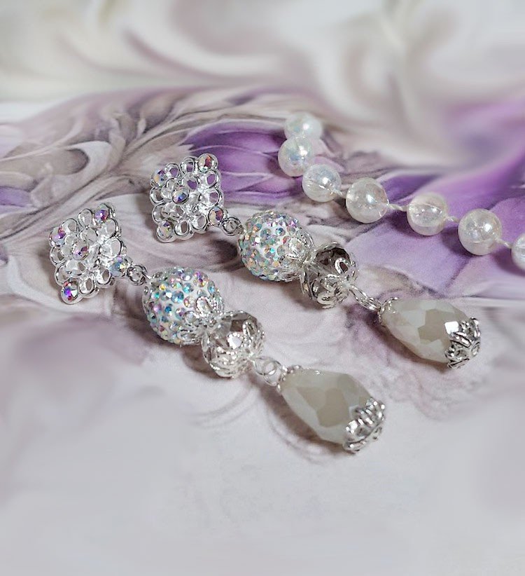 BO Lumi&egrave;re P&eacute;tillante cr&eacute;&eacute;es avec perles strass, gouttes, rondes aplaties verre et perles Crystal Swarovski