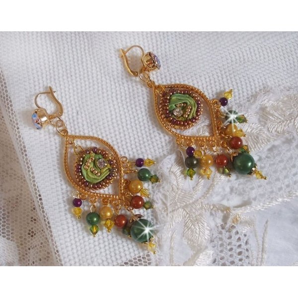 BO Luna veneciana bordada con cinta de seda color camale&oacute;n, cristales de Swarovski y cuentas m&aacute;gicas