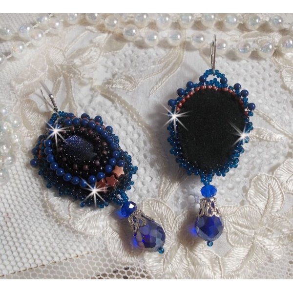 BO Maldives bordado con cabujones de resina brillante, cuentas redondas nacaradas de Swarovski y cuentas de rocalla Miyuki