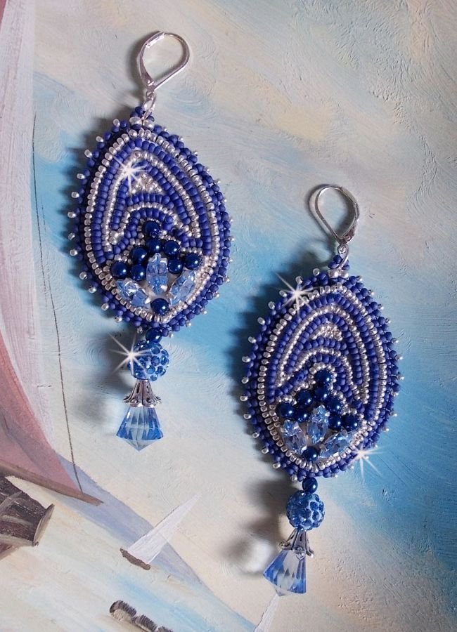 BO Azul Marino bordado con cristales de Swarovski, cuentas de vidrio redondas y cuentas de rocalla Miyuki