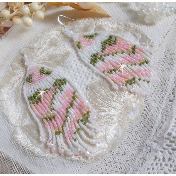 BO Matin Lumineux con perlas japonesas y cristales de la Casa Swarovski