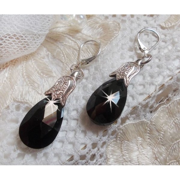 BO Merveilles Jet creado con peque&ntilde;os strass plateados y gotas facetadas