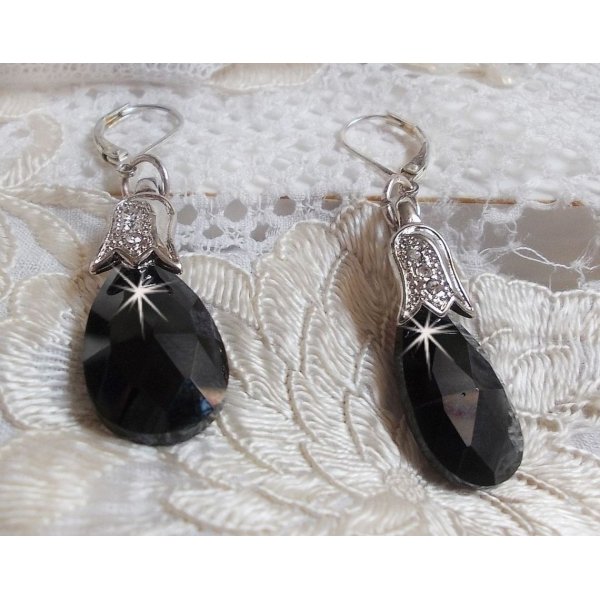 BO Merveilles Jet creado con peque&ntilde;os strass plateados y gotas facetadas