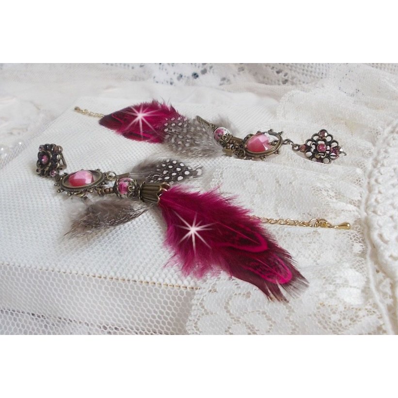 Navajo BO fucsia y marrón con cuentas de vidrio, cristales de Swarovski y plumas