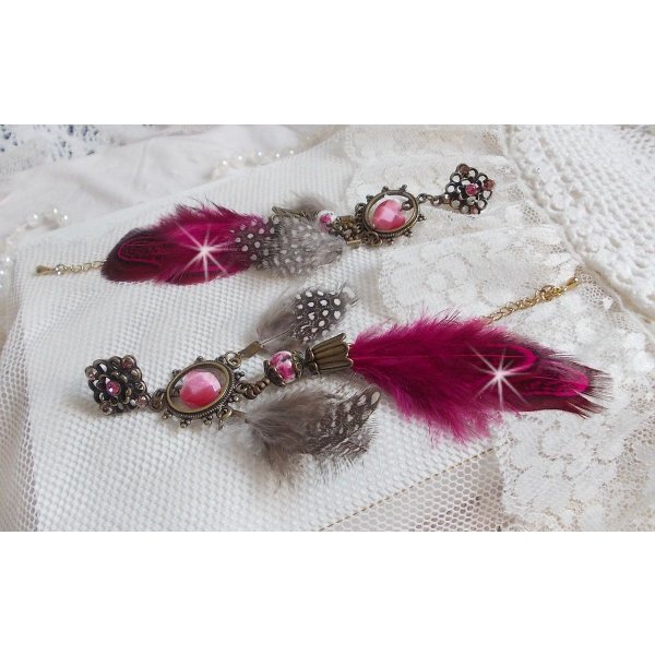 Navajo BO fucsia y marrón con cuentas de vidrio, cristales de Swarovski y plumas